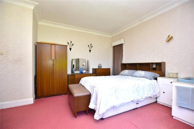 5 bed Bungalow for sale Image 7