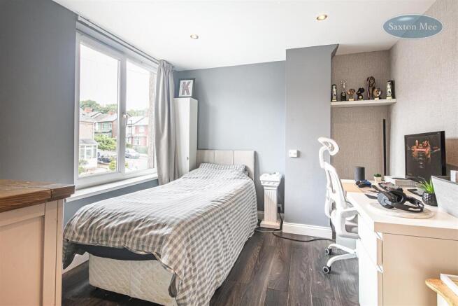 4 bed Semi-Detached for sale Image 12