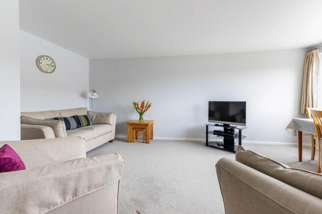 Living Room 2.jpg