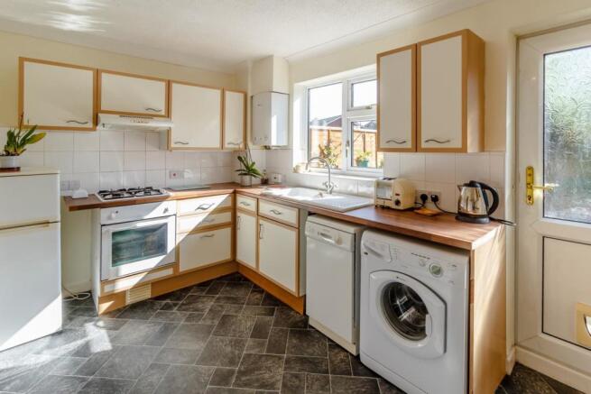 8355421-interior05.jpg