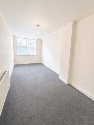 2 bed Flat to rent Image 4