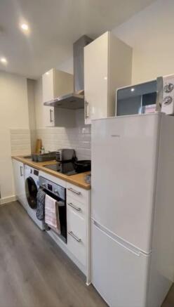1 bed Apartment to rent Image 6