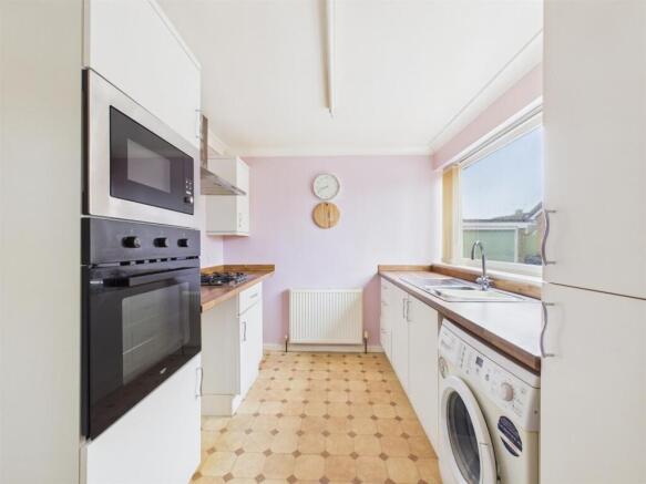 Kitchen: