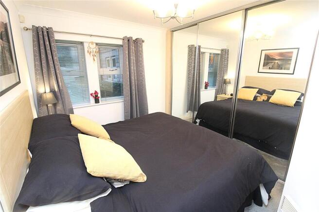 2 bed Flat for sale Image 7