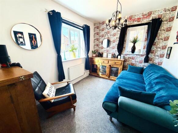 4 bed Detached for sale Image 6