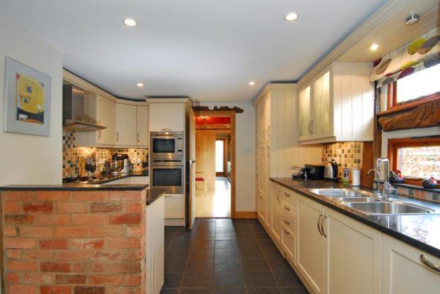 Alt Kitchen