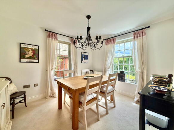 4 bed Detached for sale Image 10
