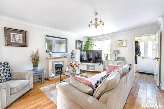 Larkspur Drive, Chandlers Ford, SO53 photo 4