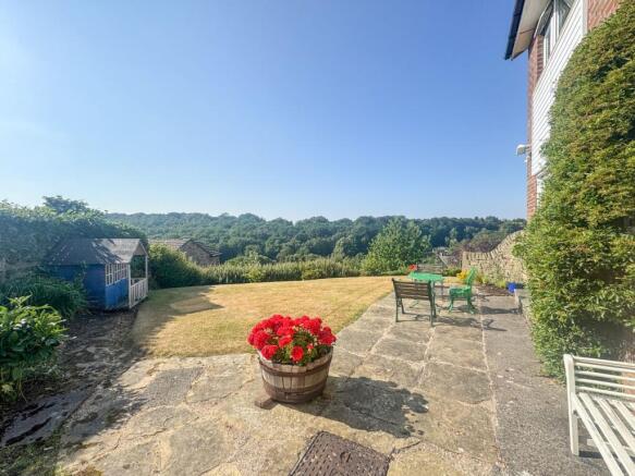 4 bed Detached for sale Image 4