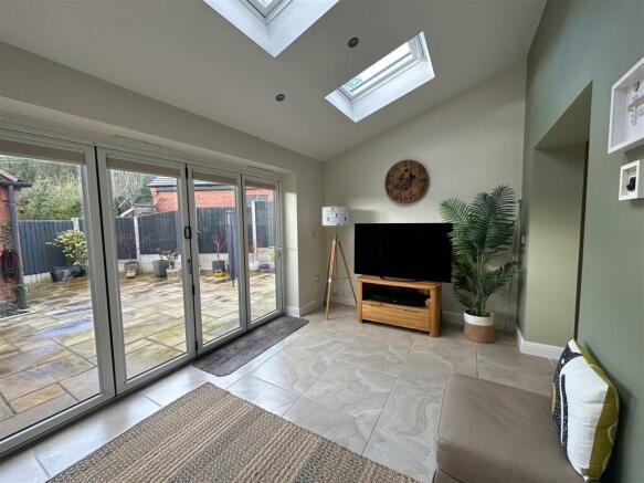 GARDEN ROOM