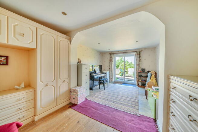 3 bed Semi-Detached Bungalow for sale Image 8