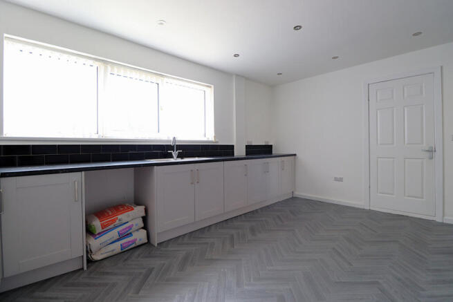 3 bed Semi-Detached for sale Image 8