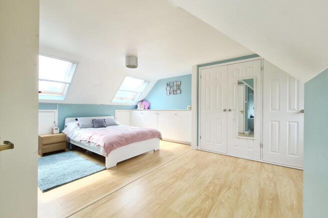 Master Bedroom - 2nd