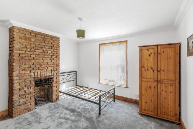Bedroom 1.jpg