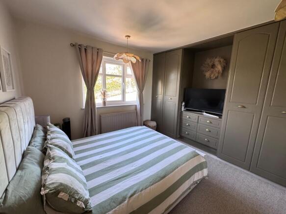 3 bed Semi-Detached for sale Image 6