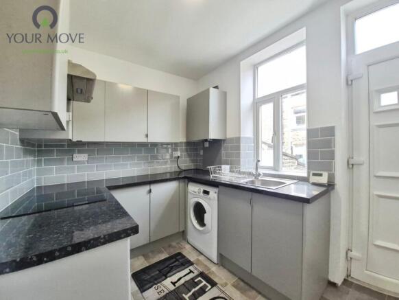 2 bed Terraced to rent Image 4