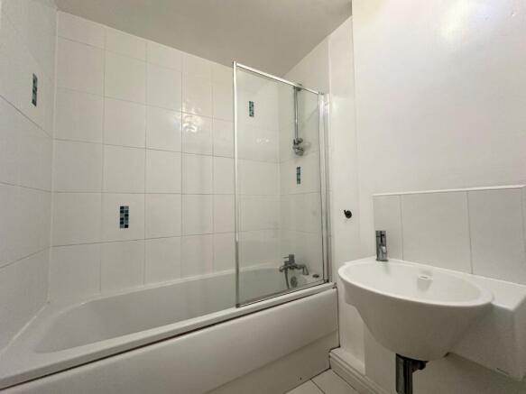 3 bed Town House for sale Image 7