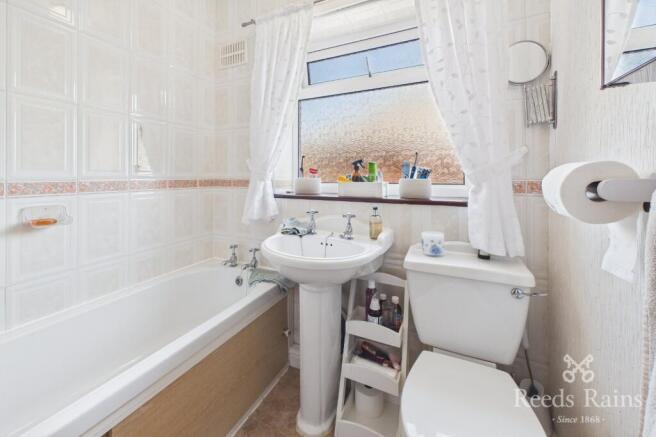 3 bed Semi-Detached for sale Image 9