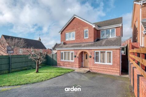 Royal Worcester Crescent, Bromsgrove, B60