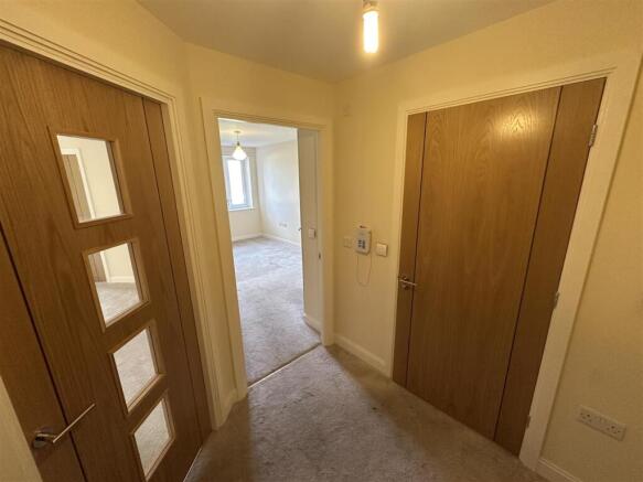 1 bed Apartment to rent Image 10