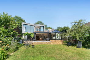16, Hythe End Road, Wraysbury, Staines-upon-thames TW19 5AR