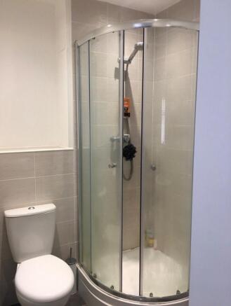 2 bed Apartment to rent Image 6
