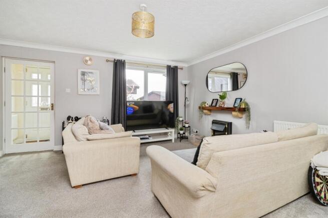 Gainsborough Close, Torquay photo 4