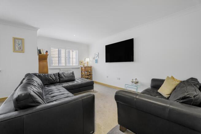 4 bed Town House for sale Image 9