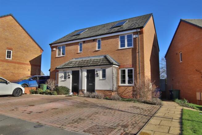 Langley Grove, Twyning - Front
