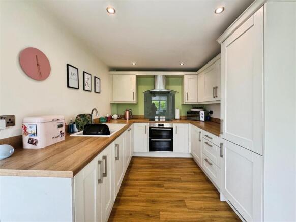 3 bed Detached for sale Image 5