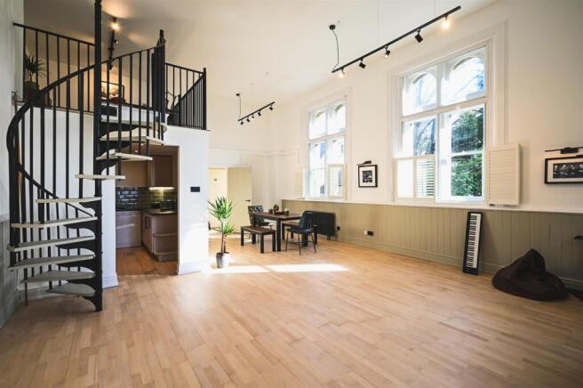 2 bed Apartment for sale Image 10