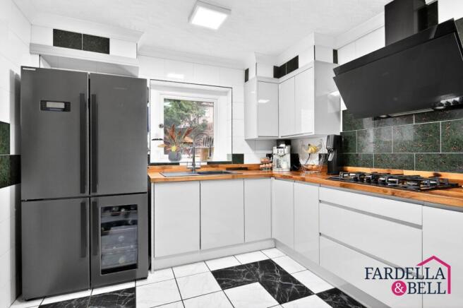 3 bed Detached for sale Image 7
