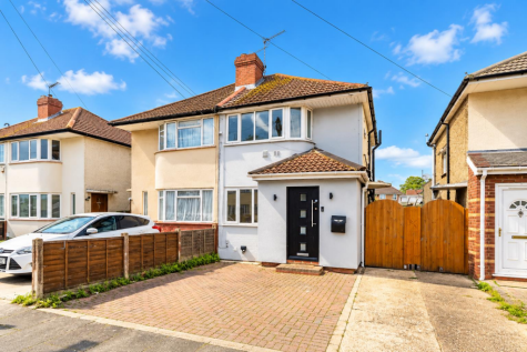Longford Avenue, Bedfont