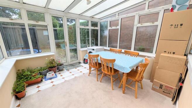 3 bed Semi-Detached to rent Image 6