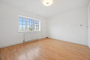 9, Culmington Mansions, Culmington Road, London W13 9NA
