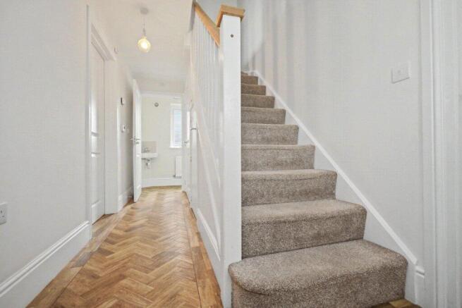 4 bed Detached for sale Image 11