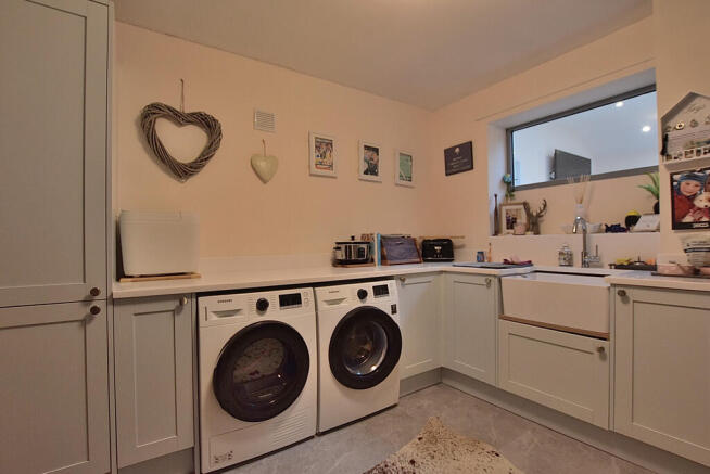 3 bed Detached for sale Image 9
