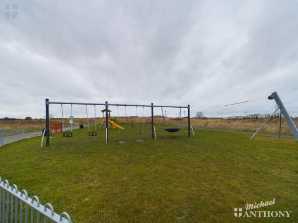 CAM03218G0-PR0090-STILL030