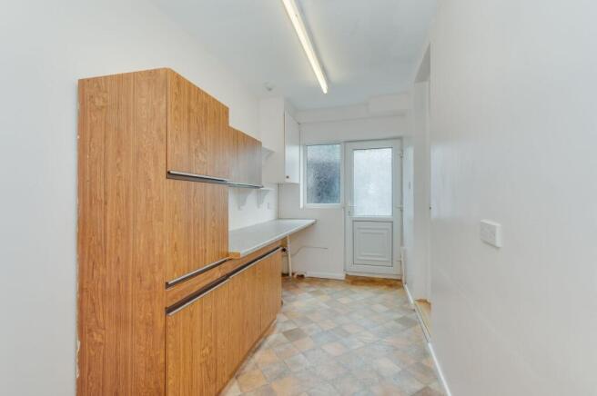 3 bed Semi-Detached for sale Image 6
