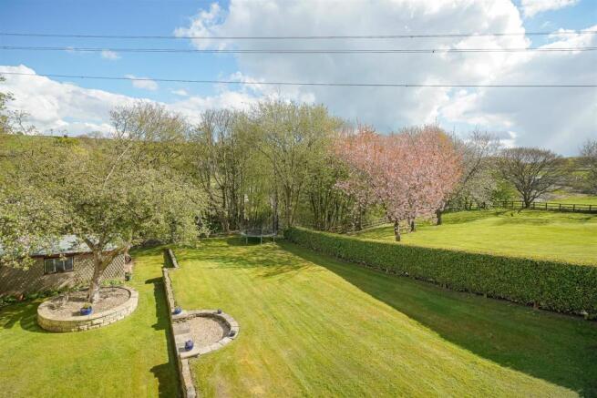 REAR GARDEN.jpg