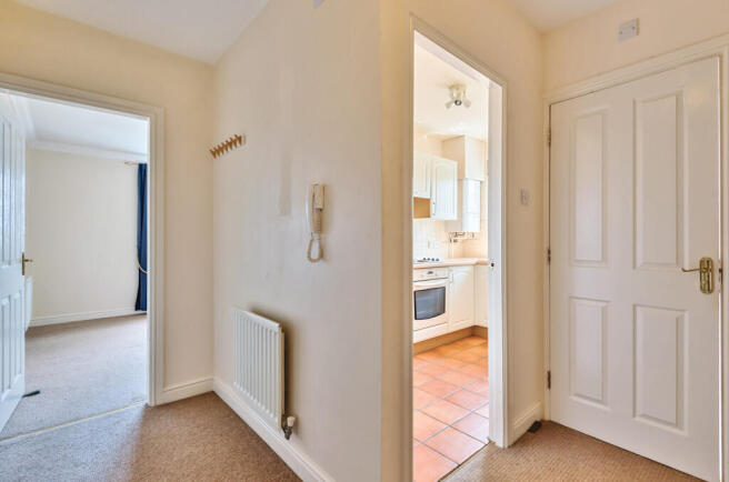 2 bed Flat for sale Image 4