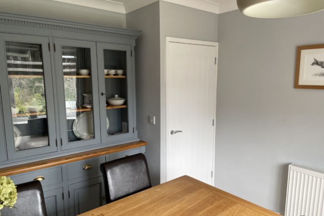 Bed 3 / Dining Room