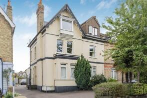 10d, Chase Green Avenue, Enfield EN2 8DX