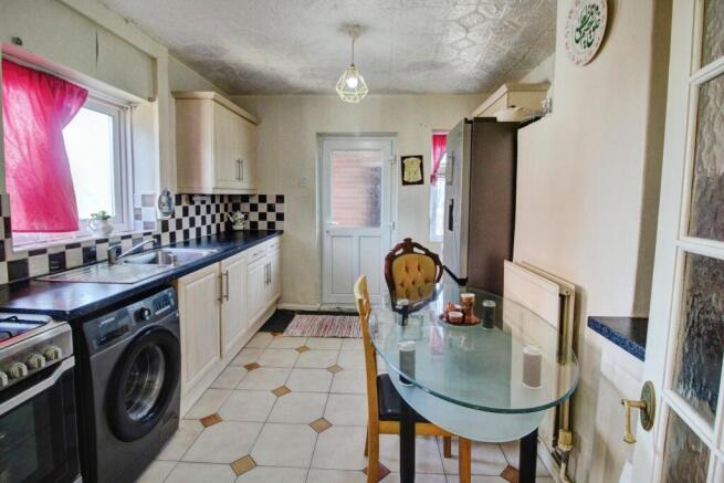 3 bed Semi-Detached for sale Image 4