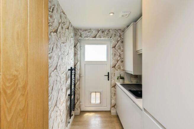 4 bed Detached for sale Image 9