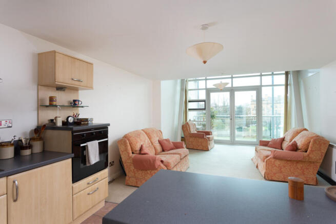 3 bed Penthouse for sale Image 6