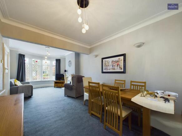 Lounge/Dining Room