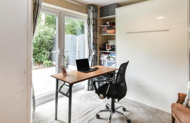 study bedroom 4.JPG
