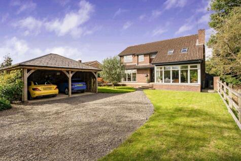 1 River Gardens , Purley on Thames