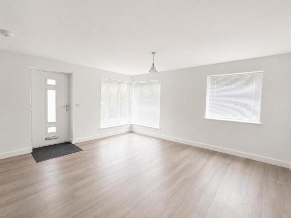 9 Webbs Court - 02.jpeg